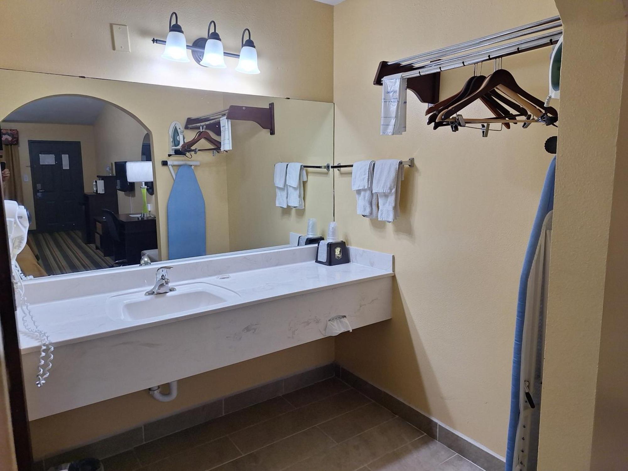 Super 8 By Wyndham Weslaco Zimmer foto